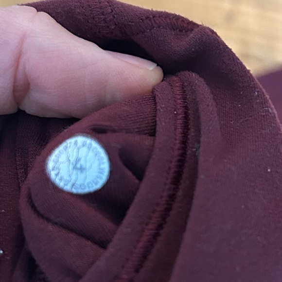 Lululemon Align High Rise Crop 21” in Maroon Size 4 - Picture 3 of 5